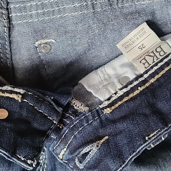 BKE Sabrina bermuda jean shorts, size 25 - Picture 7 of 9